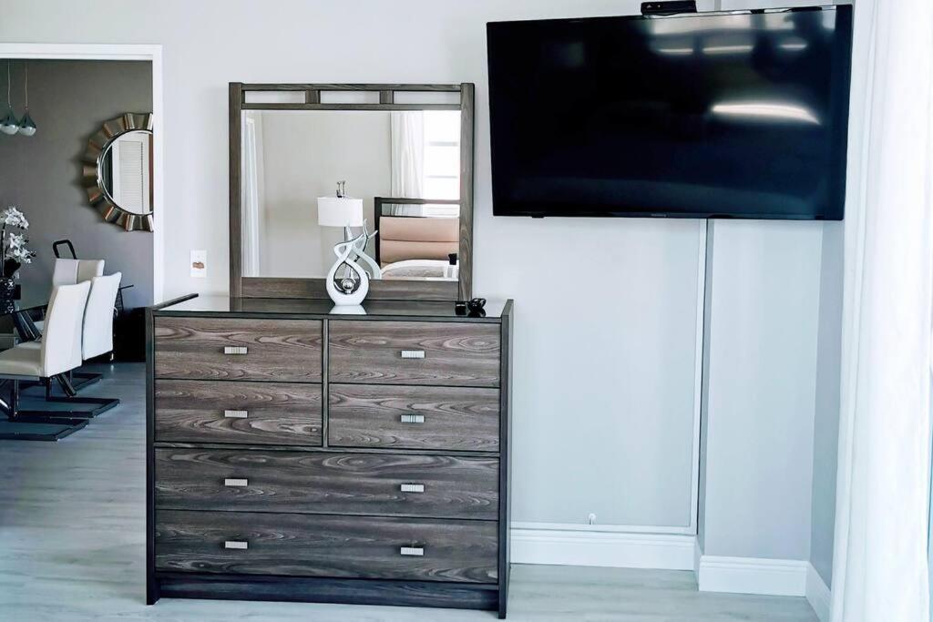 Luxury Stylish Oceanfront 2 Bedroom 2 Bathroom In Hollywood Fl 外观 照片