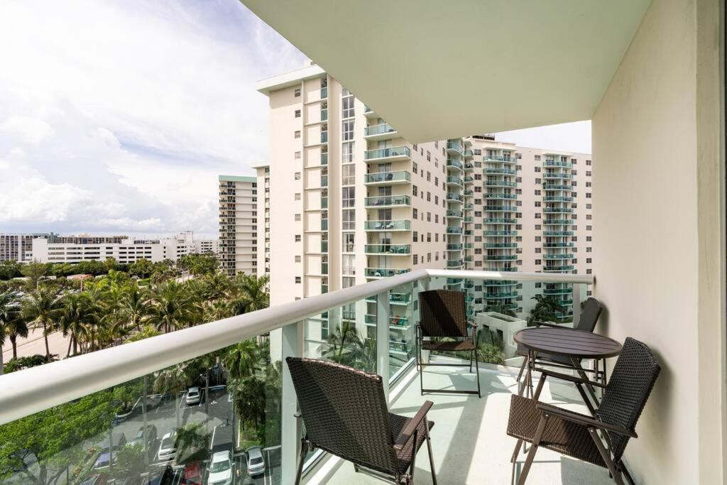 Luxury Stylish Oceanfront 2 Bedroom 2 Bathroom In Hollywood Fl 外观 照片