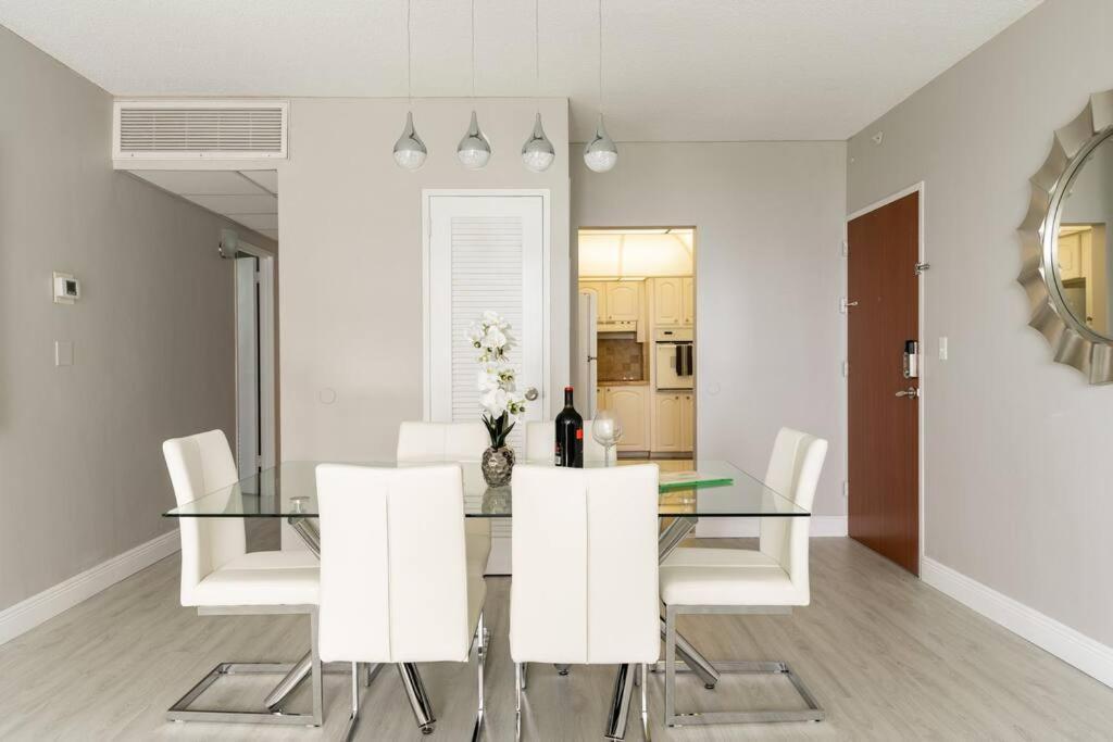 Luxury Stylish Oceanfront 2 Bedroom 2 Bathroom In Hollywood Fl 外观 照片