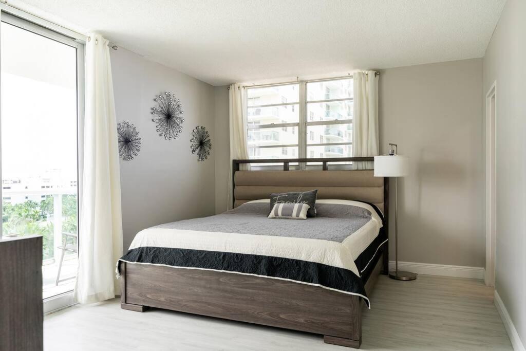 Luxury Stylish Oceanfront 2 Bedroom 2 Bathroom In Hollywood Fl 外观 照片